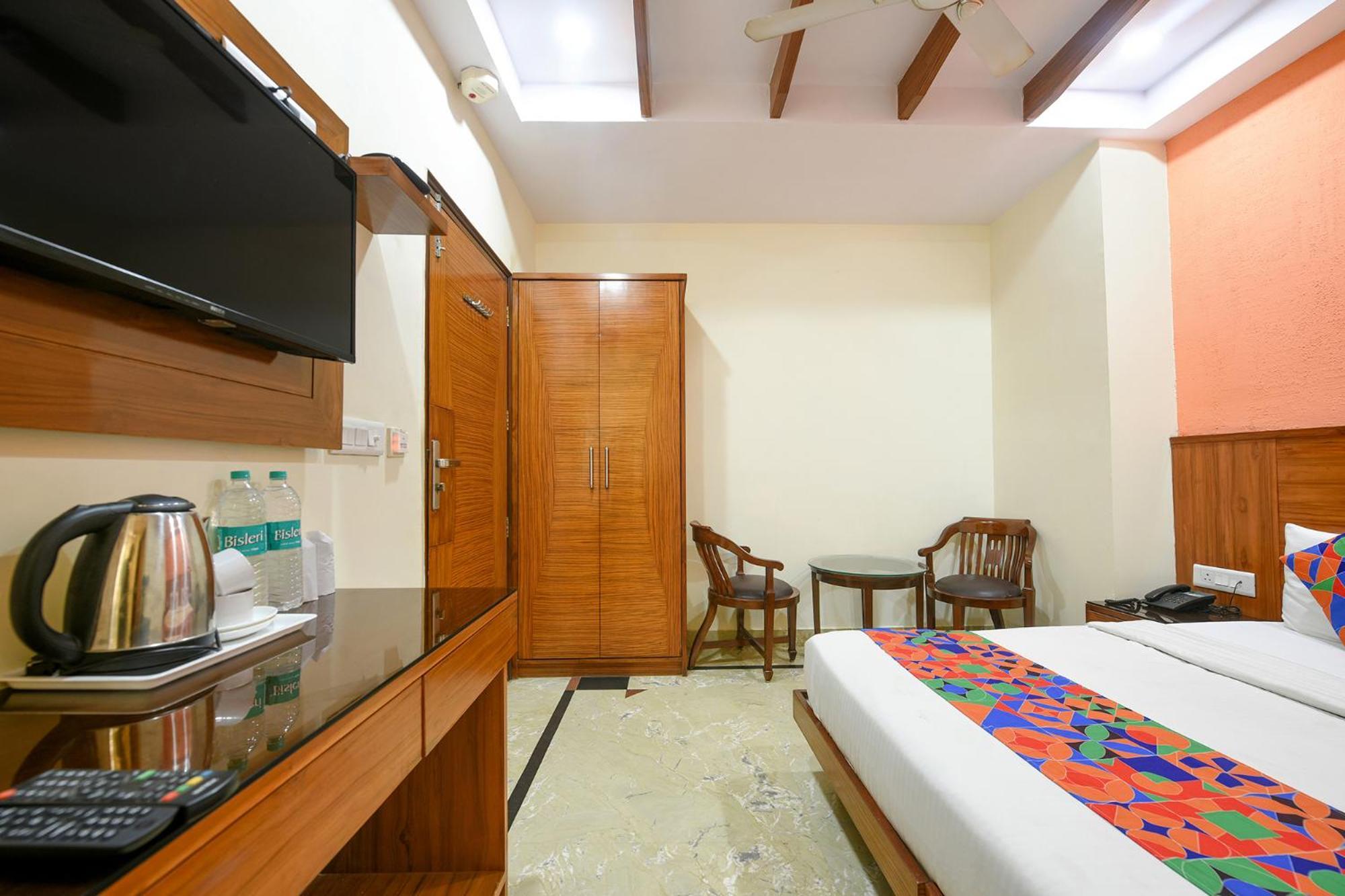 Fabhotel Jaggi Palace Karol Bagh Delhi  Exterior foto